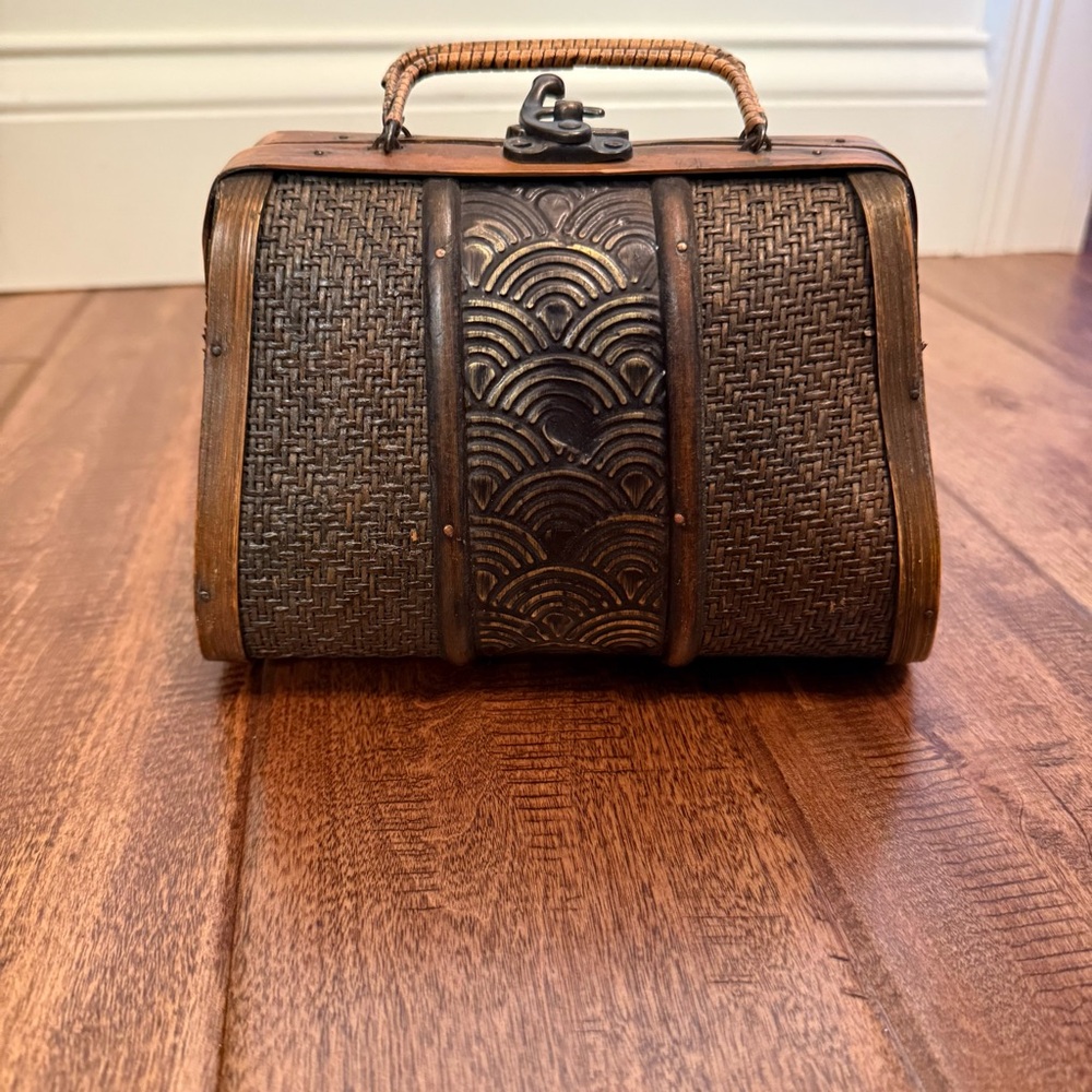 Vintage Brown Woven wooden Bag